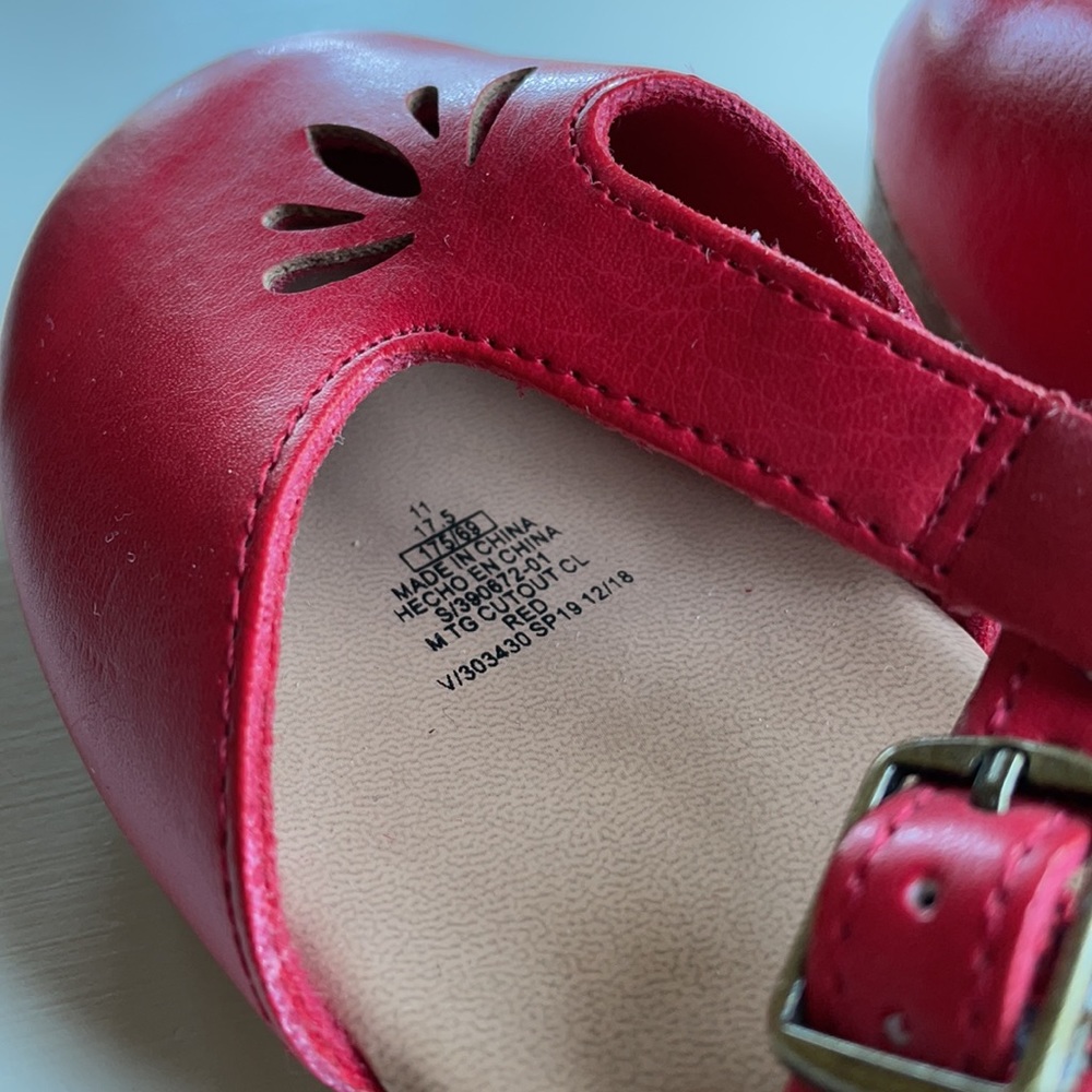 Old Navy | Red Cutout T-Strap Maryjane Clogs | 11T - Picture 6 of 12